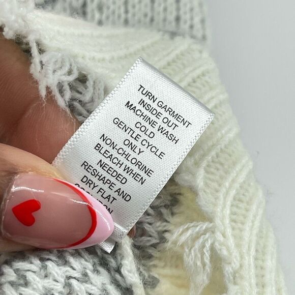 Hazel Moon Women’s Pink Grey Plaid V-Neck Distressed Fringe Pullover Sweater 3X - Picture 12 of 13